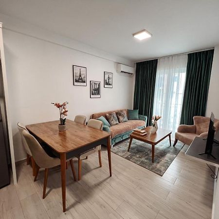Lovely Apartment Тирана Екстер'єр фото