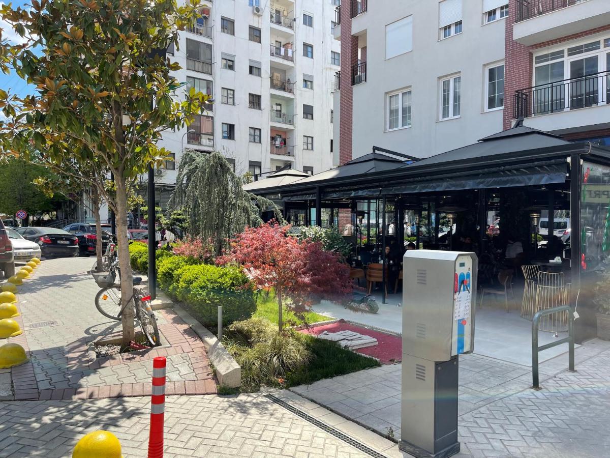 Lovely Apartment Тирана Екстер'єр фото