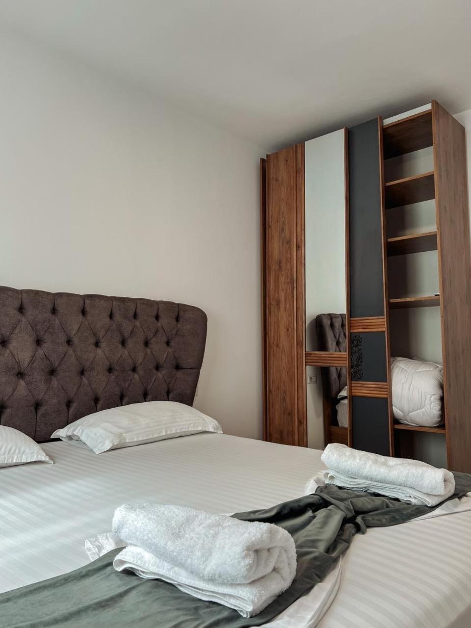 Lovely Apartment Тирана Екстер'єр фото