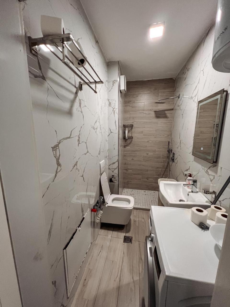 Lovely Apartment Тирана Екстер'єр фото